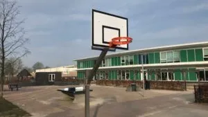 1 van de 7 basketbalpleinen die we voor de Red Giants in Meppel ingericht hebben