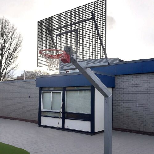Basketbalpaal Heavy compleet 53 Model Heavy met wedstrijdformaat basketbalbord, een aanwinst voor de openbare ruimtes