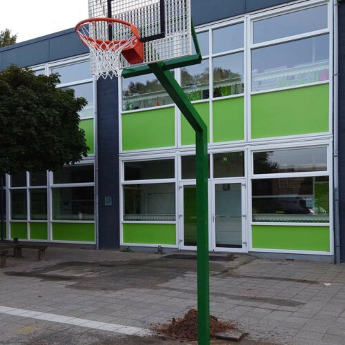 Basketbalpaal model Classic 86 Onze Classic basketbaldoel groen gecoat met antivandaal roosterbord. Net gemonteerd.