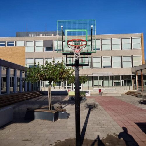 Basketbalpaal model Duo 28 Basketbaldoelen, bijzonder leuk op uw schoolplein. Spelplezier voor jong en oud.