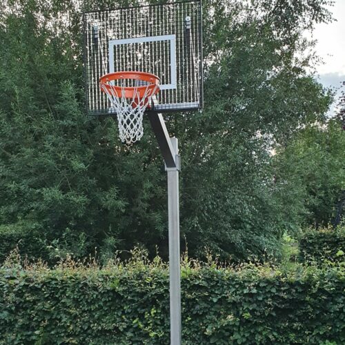 Verstelbare basketbalpaal Rothe+ 56 Deze basketbaldoel staat door gebruik van de materialen garant voor jarenlang onbezorgd plezier voor uw sportieve jeugd. Topkwaliteit voor een ongekend scherpe prijs.