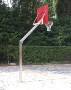 De geluidsarme en vandalisme-arme borden van deze verstelbare basketbaldoelen kunnen in iedere ral kleur gecoat worden