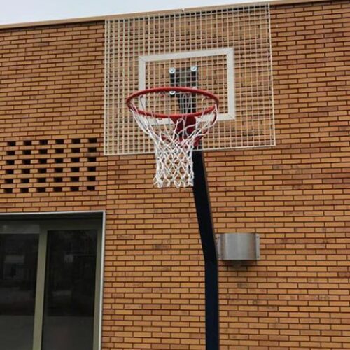 Basketbalpaal model Classic 51 Basketbalpaal model Classic. Zwart gecoat met geluidsarm recreatie basketbalbord.