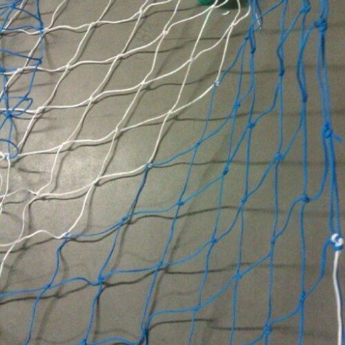 Voetbaldoelnetten: VN150 stel 12 Deze doelnetten zijn verkrijgbaar in klassiek wit of in diverse fraaie kleurcombinaties die perfect aansluiten bij uw clubkleuren.