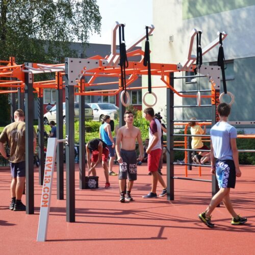 Calisthenics toestellen. Park Uruk 19 De calisthenics-toestellen van SKWshop. Materiaaldiktes van maar liefst 4 mm. Het absolute topsegment!