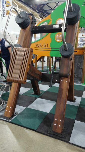 Het grootste assortiment houten krachtsporttoestellen voor buiten in Nederland. Duurzaam, veilig en professioneel.