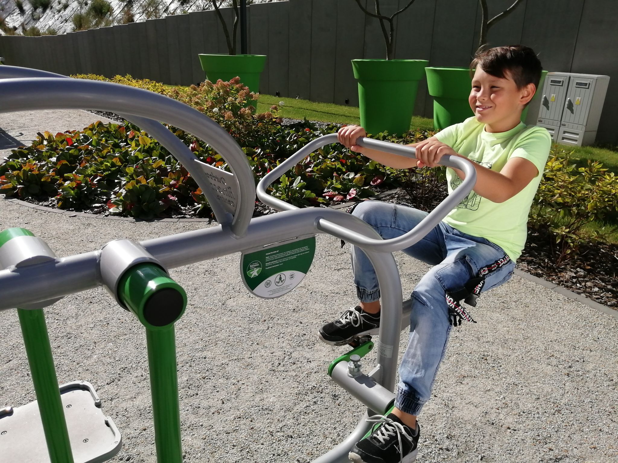 Kinderfitness de Dubbele Airwalker 8 Kies voor de duurzame, kindvriendelijke en gecertificeerde Dubbele Airwalker en draag bij aan meer buitensportmogelijkheden voor kinderen.