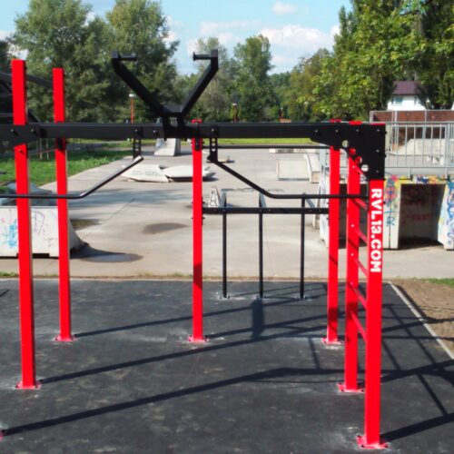 Calisthenics toestel Petum 45 Buitenfitness stations. Calisthenics toestellen.. De Revolution 13 -lijn. Het topsegment als het om kwaliteit gaat.