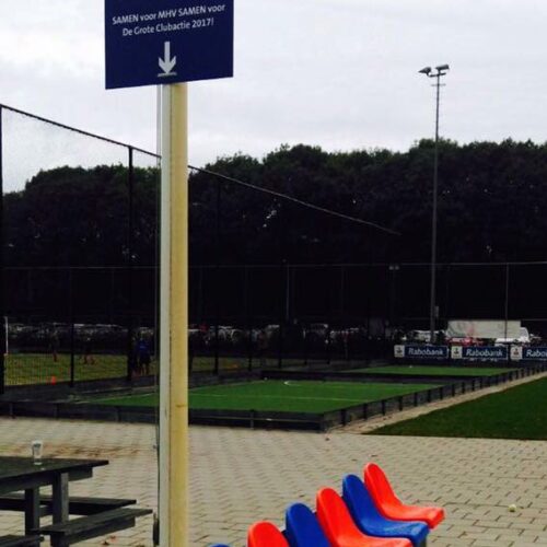 Reservebanken model Manchester 24 Onze coachbank - reserevabank model Manchester bij Hockeyvereniging Maarssen