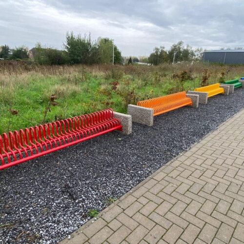 Fietsenrek model Gamma 44 Fietsenrek model Gamma, een vrolijke noot op uw terrein en door de hoge achterkant geschikt voor bijna alle fietsen.