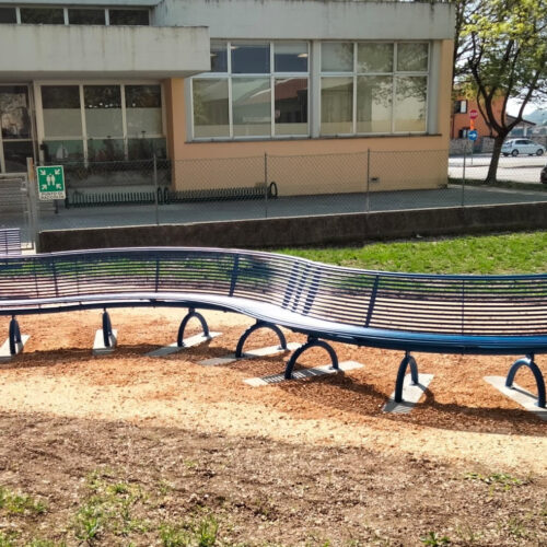 Parkbank Rest gebogen 79 Onbeperkt schakelbaar design parkbanken model REST gebogen.
