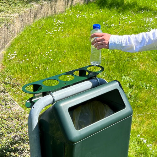 Buiten Afvalbak model Bima 63 Nieuw De doneer-ring. Hiermee geeft u uw statiegeld flesje weg aan een dakloze, goede doelen, enz.. Goed voor het milieu en minder volle afvalbak. Eenvoudig aan de bestaande afvalbak te bevestigen.