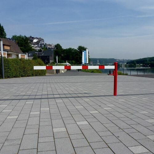 Draaibomen HBD-serie handbediend 17 De kleinere uitvoeringen van onze draaibomen, kunnen ook als draaiboom zonder vaste eindsteun geleverd worden.