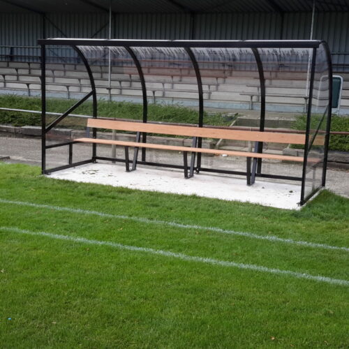 Dug out model 180 27 Deze dugouts zijn net als onze andere modellen geproduceerd van hoogwaardige materialen, door vakmensen.