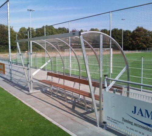 Dug out model 195. Extra diepe dug-outs, dus extra comfort. Een volledig gelaste aluminium dugout die kwalitatief tot het hogere segment behoren. Voor een zeer scherpe prijs!