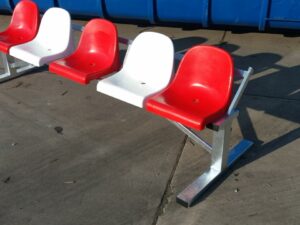 Volbad verzinkt, dus zeer duurzame reserve- coachbanken.