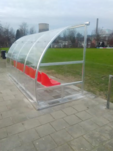 Ook dug-out DO160 is aan de achterzijde voorzien van een lucht-inlaat, zodat het aangenaam vertoeven is in deze extra diepe dugouts