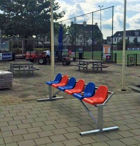 Reservebanken model Manchester 34 De materialen van deze coachbanken zijn volbad verzinkt.