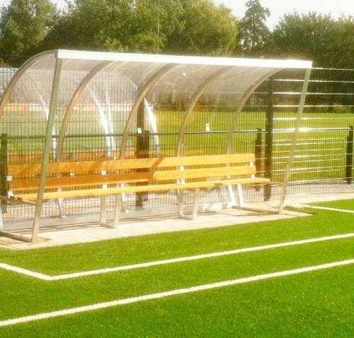 Dugout voetbal model 150 69 Dugouts model DO150 in de 3 meter uitvoering. Een kwaliteits- dugout voor een zeer scherpe prijs.