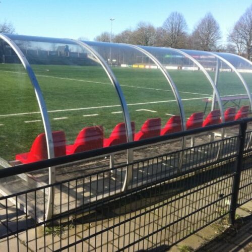 voetbal dugout aluminium met kuipstoeltjes