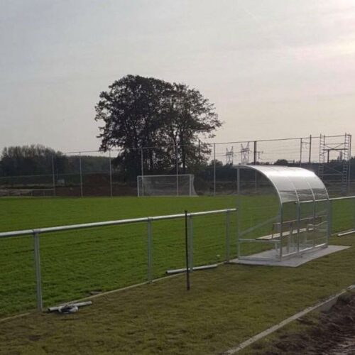 Dugout model 170 45 Zeer duurzame dugouts voor een scherpe prijs. Leverbaar in lengtes tot en met 6 meter