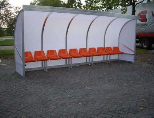Dugout model 170 57 Dugouts model 170 kunnen tegen meerprijs ook met witte polycarbonaat afgewerkt worden