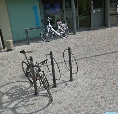 Fietsaanleunbeugel Fox 13 FOX aanleunbeugels: stijlvolle fietsenrekken die niet alleen praktisch zijn, maar ook een echte eyecatcher voor elke buitenruimte.