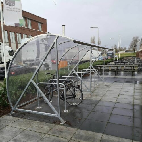 Fietsnietje 48 mm rond 43 Aanleunbeugels - fietsnietjes met voetplaat in onze BF100 fietsoverkapping met een lengte van 6 meter.