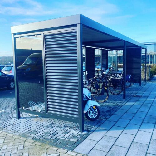 Fietsoverkapping Manheim - Modern en Maatwerk 50 Moderne fietsenstalling8 meter staal en glas
