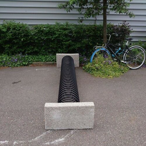 Fietsenrekken model Spirit Concrete 40 Fraai om tye zien en zeer duurzaam, fietsenrekken uit de Spirit Concrete serie. Ook met halfronde betonsteunen leverbaar.