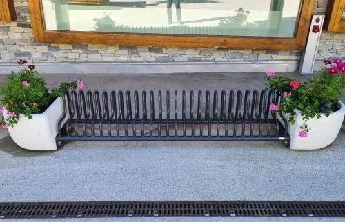 Fietsenrek plantenbak-combinatie 10 Leverbaar als fietsenrek voor 3 fietsen, 5 en 7 fietsen.