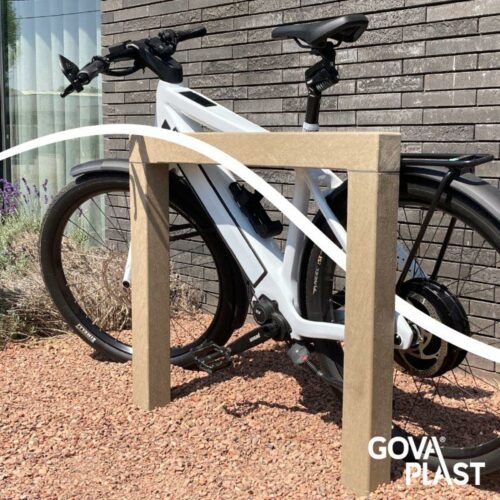 Fietsaanleunbeugels Govaplast 18 Een ultiem, ideaal fietsenrek. De nieuwe aanleunbeugels van het merk Govaplast.