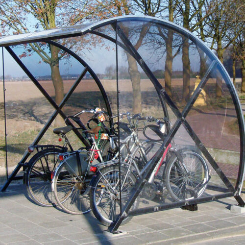 Fietsoverkapping met transparante kap.