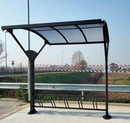 Compacte Fietsoverkapping Delta 10 Kleine fietsoverkapping kopen? Onze Delta, slechts 1 van onze vele modelijkheden. OOK zonder het geïntegreerde fietsenrek leverbaar.