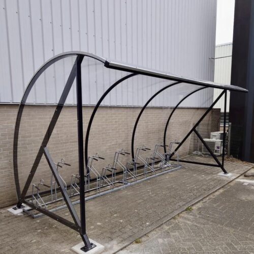 Fietsoverkapping BF1000 – Halfrond & Transparant 231 De 4.5 meter uitvoering van deze fietsoverkapping gecoat in ral 9005 diepzwart.