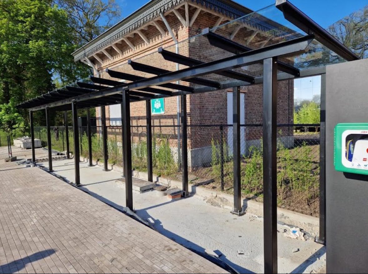 Fietsoverkapping Model City 16 Voor locaties met beperkte toegang kan de fietsoverkapping City als bouwpakket worden geleverd, terwijl op goed bereikbare plaatsen volledige montage ter plekke mogelijk is