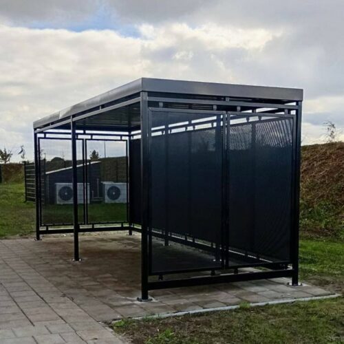 Fietsoverkapping Hagen – Luxe Design & Maatwerk 104 Fietsoverkapping kopen? Elegant. degelijk en duurzaam. Nog een afbeelding van de door ons geleverde en gemonteerd fietsoverkapping model Hagen in Groningen. Lengte 6 meter. Kleur ral 9005