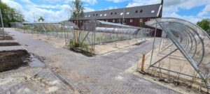 Deze fietsoverkappingen zijn afgewerkt met uv-bestendig slagvast polycarbonaat en geven de gebruiker door de transparantie een veilig gevoel. Fietsoverkapping BF1000, in veel gevallen de beste koop!