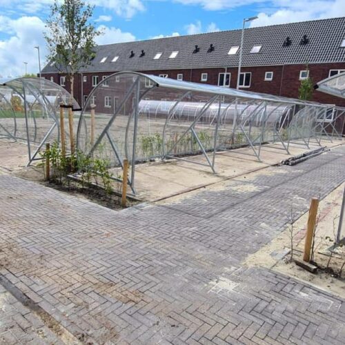 Fietsoverkapping BF1000 – Halfrond & Transparant 215 Deze fietsoverkappingen zijn afgewerkt met uv-bestendig slagvast polycarbonaat en geven de gebruiker door de transparantie een veilig gevoel. Fietsoverkapping BF1000, in veel gevallen de beste koop!