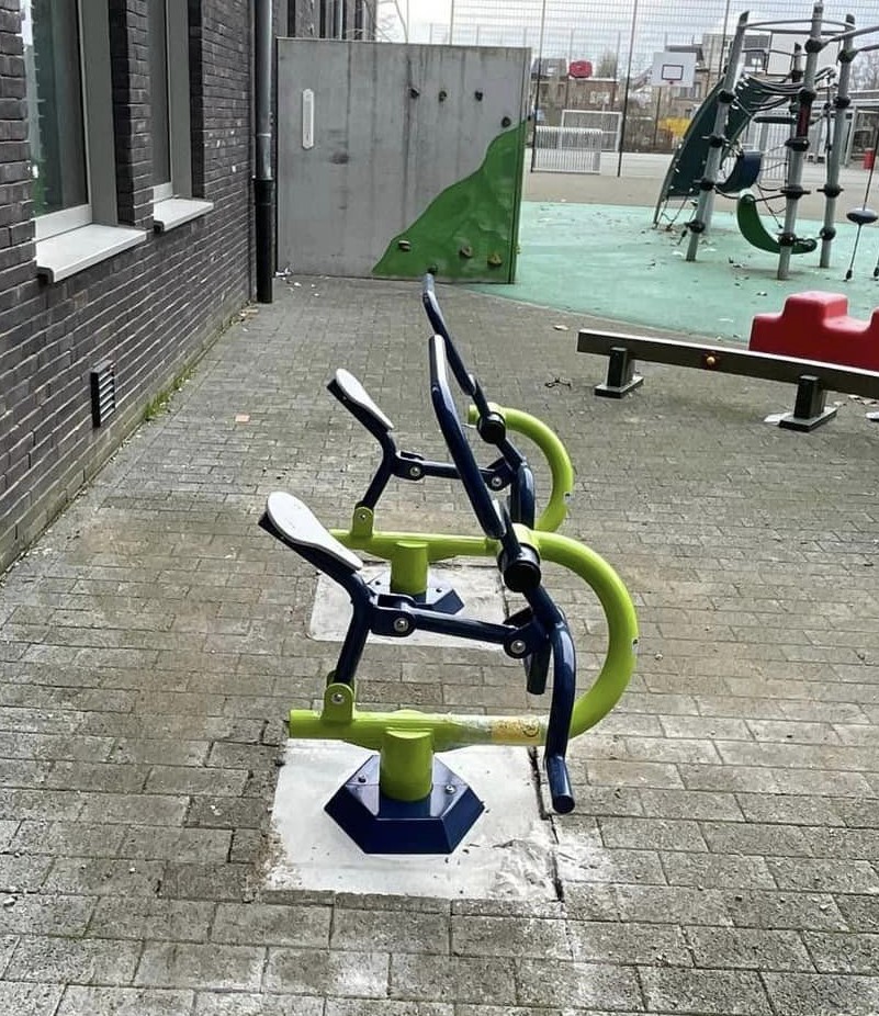 kinderfitnesstoestel De Rider 4 Onze kinderfitness toestellen, alleen geleverd of voor u geïnstalleerd. Aan u de keuze.