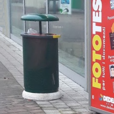 Buitenafvalbak voor afval scheiden 6 Ideale afvalbak voor buitengebruik biedt zowel esthetische meerwaarde als praktische functionaliteit voor iedere omgeving.