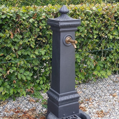 Drinkfontein Firenze 6 Zeer fraai gietijzeren fontein met duurzame vernikkelde watertap. Model Firenze.