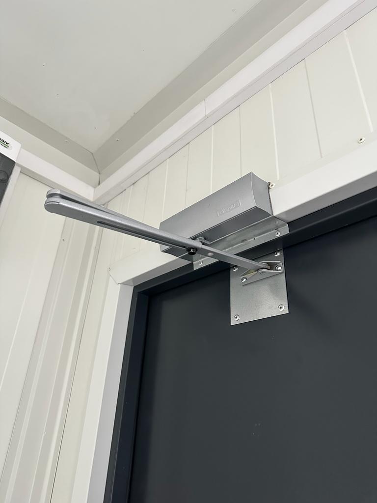Prefab kantoorunit KLW 16 De elektrokast die we in deze kantoorunits toepassen