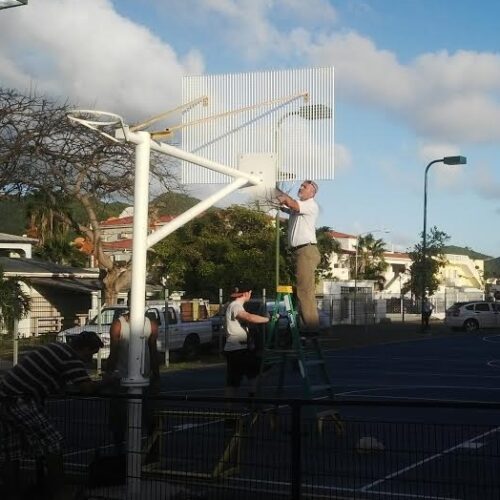 Antivandalisme basketbalbord 51 Deze hangen op Bonaire . wedstrijdformaat en 2 x gecoat
