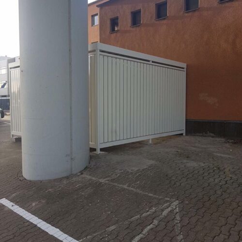 Afsluitbare fietsenstalling Center 26 Hoogwaardig afgewerkt gesloten bergingen. De Center overkapping behoort tot het kwalitatieve topsegment en combineert duurzaamheid, elegantie en functionaliteit in één oplossing.