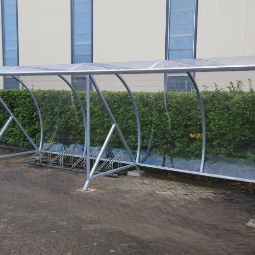 Fietsoverkapping BF1000 – Halfrond & Transparant 232 Door de transparante materialen en open structuur van de BF1000 overkappingen is er altijd voldoende licht, waardoor de fietsenstalling uitnodigend en veilig aanvoelt.