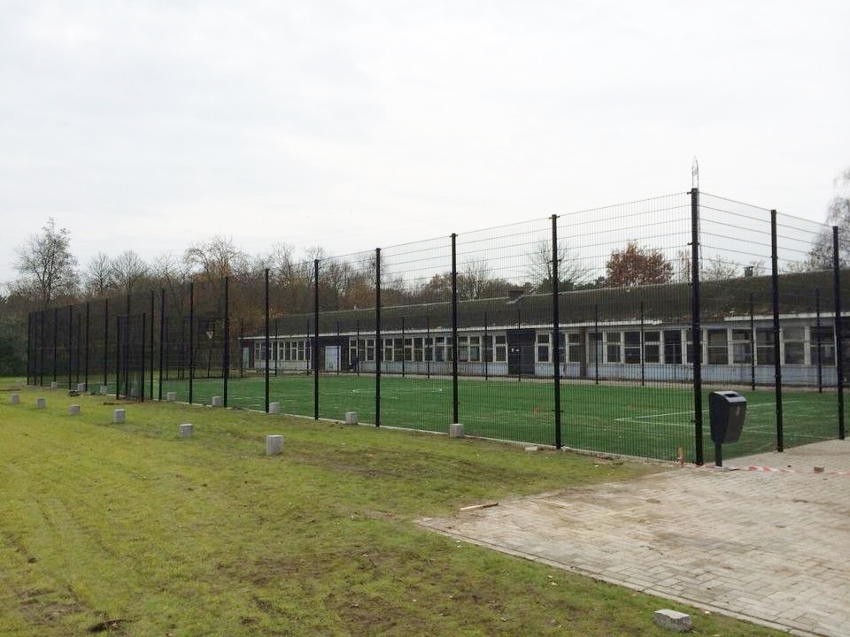 Voetbalkooi Basic 8 Sportkooi met de afmetingen van maar liefst 20 x 40 meter. Ook voor grote voetbalkooien en sportkooien is SKWshop het juiste adres.