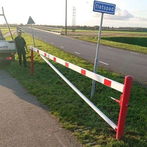 Draaibomen HBD-serie handbediend 24 Duurzaam, voordelig! Draaibomen, een uitstekend alternatief voor een slagboom. Afgebeeld een 6 meter uitvoering.