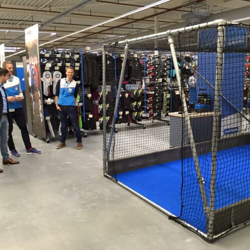 Indoor hockeystick oefenkooi 24 In overleg beslissen we wat voor u de beste oplossing is. Maatwerk - vakwerk hockeystick oefenkooien