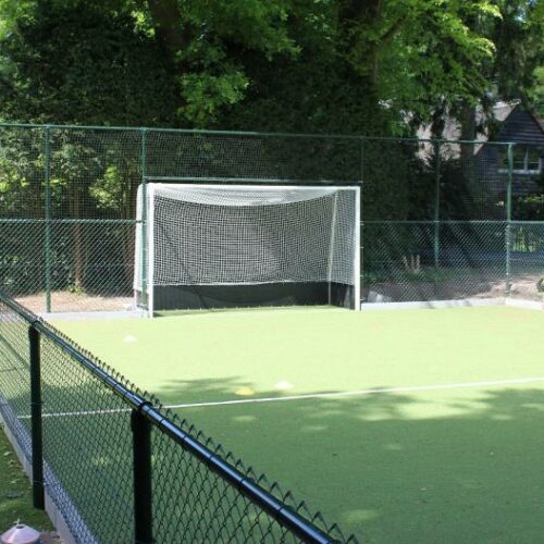 Hockeydoel met rubber achterschot 9 Hockeydoelen voor scherpe prijzen, zeer degelijk en bijzonder duurzaam.